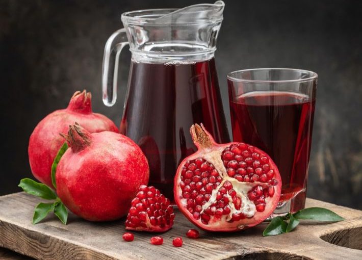 فاكهة الجنة الرمان Pomegranate..ما هي فوائده وكيفية تحضير عصير الرمان Pomegranate juice..